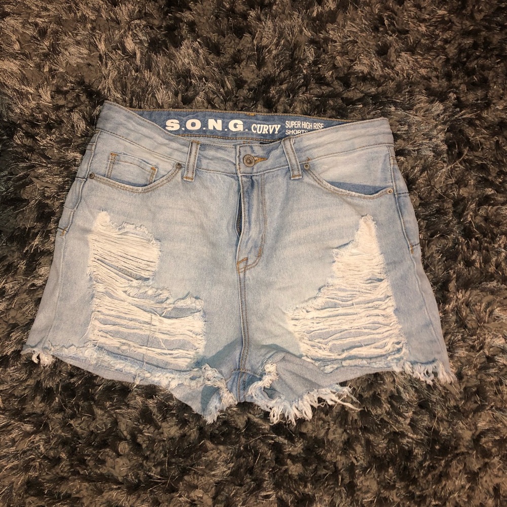 SONG Denim high waisted shorts!
